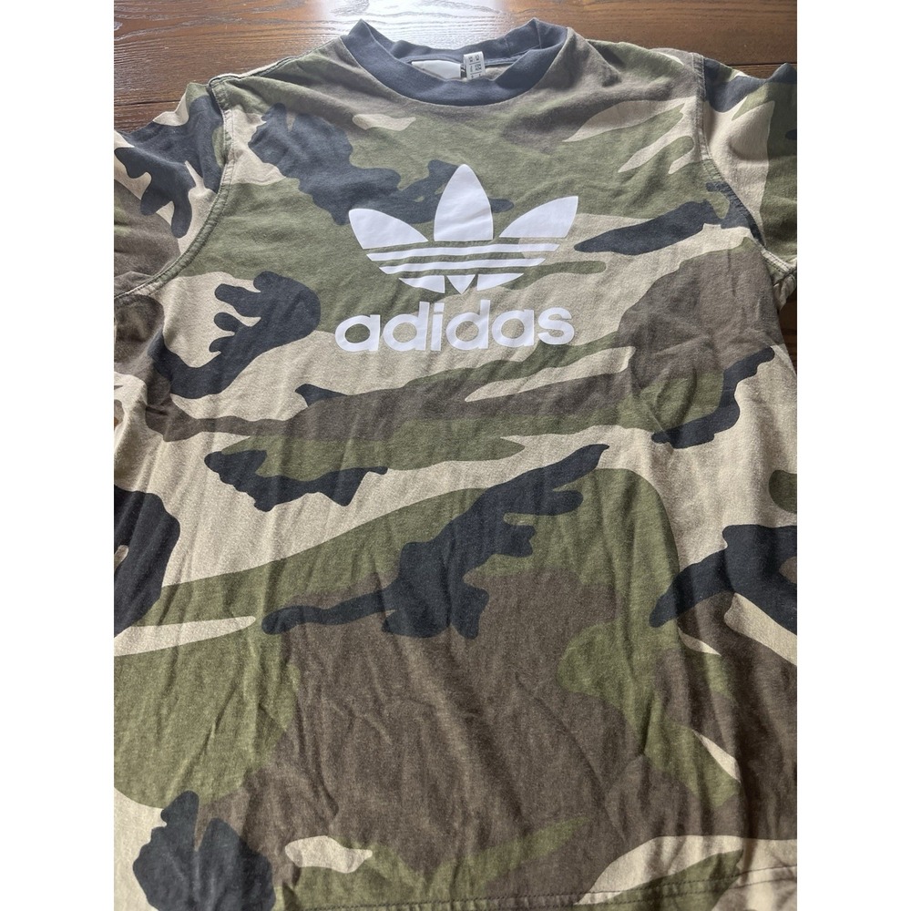 Adidas Originals Shirt Mens Medium Camo Trefoil Logo Graphic Tee